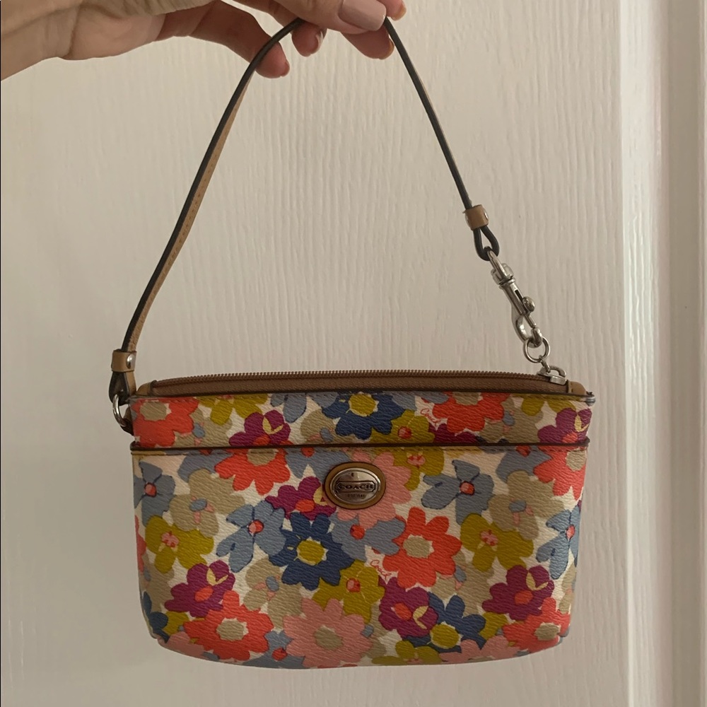 Coach wristlet wallet clutch!!